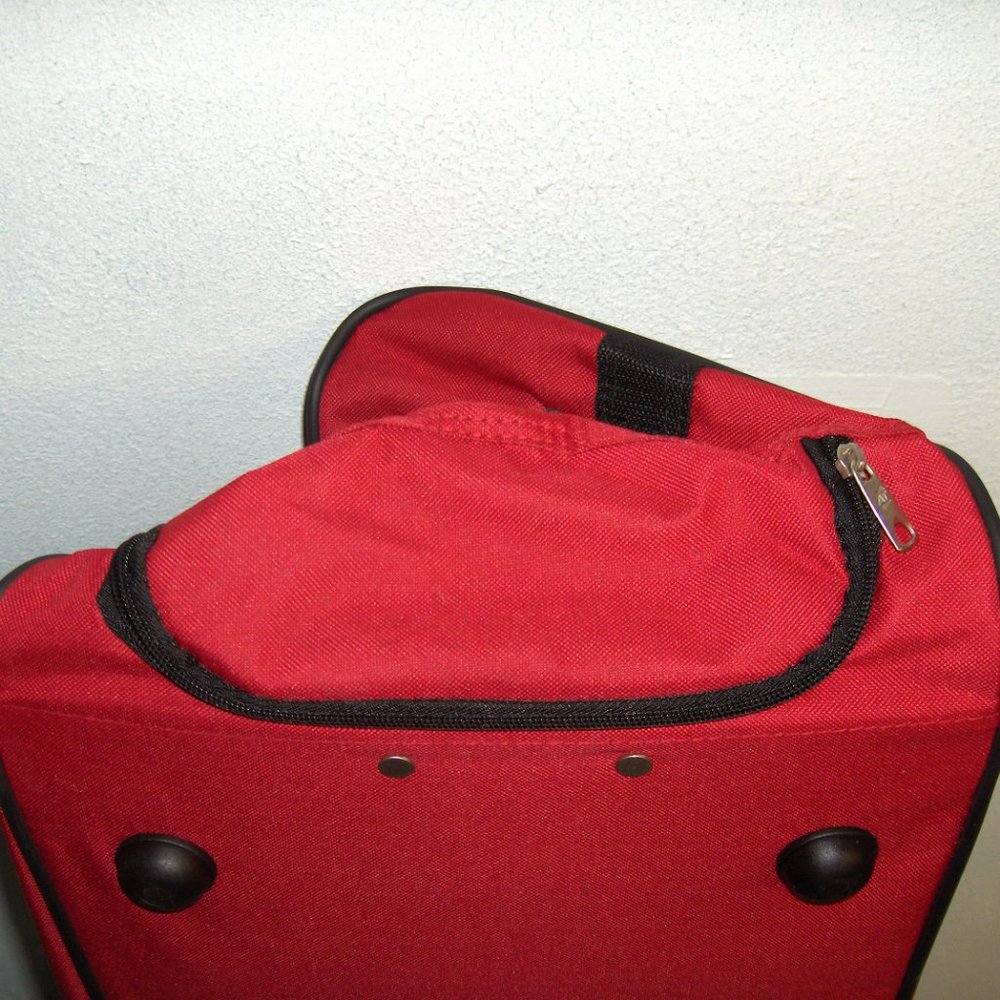 American Tourister Wheeled Duffel Bag - Picture 3 of 8